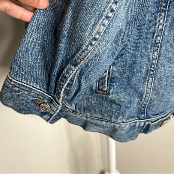 Madewell The Oversized Jean Jacket in Capstone Wash Blue - Picture 8 of 16